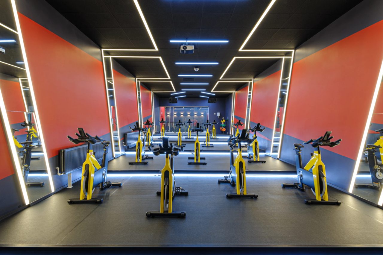 Elements 100 Series Cycling studio