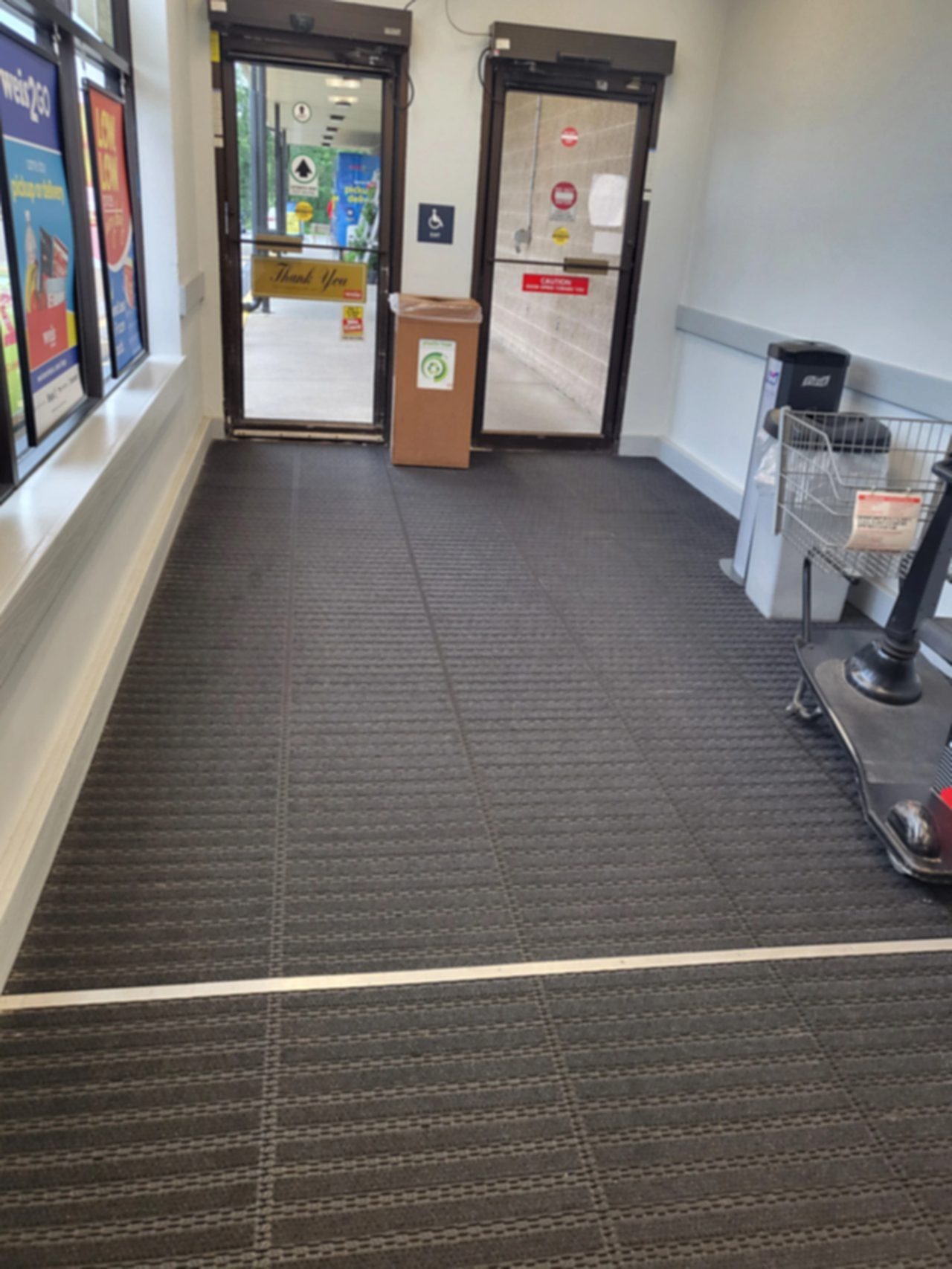 Snap Trax Plus Grocery entrance